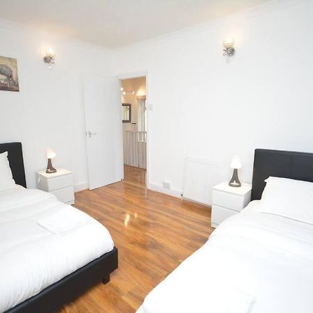 4 Bedroom House In East London Kültér fotó