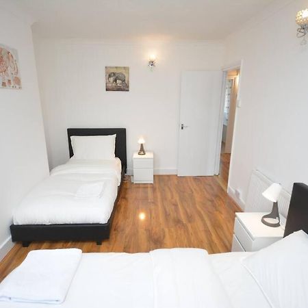 4 Bedroom House In East London Kültér fotó