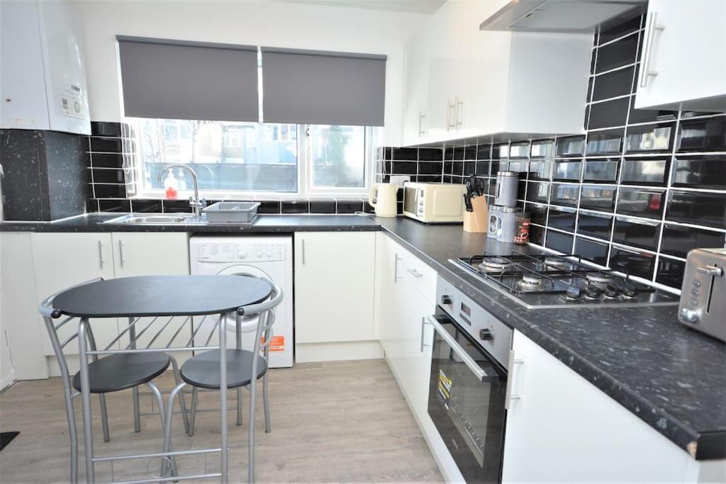4 Bedroom House In East London Kültér fotó