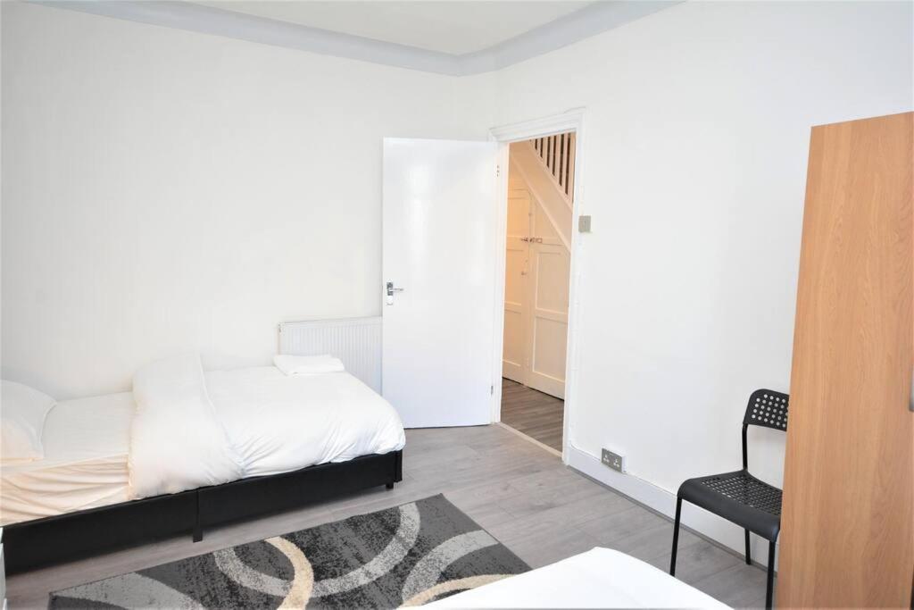 4 Bedroom House In East London Kültér fotó