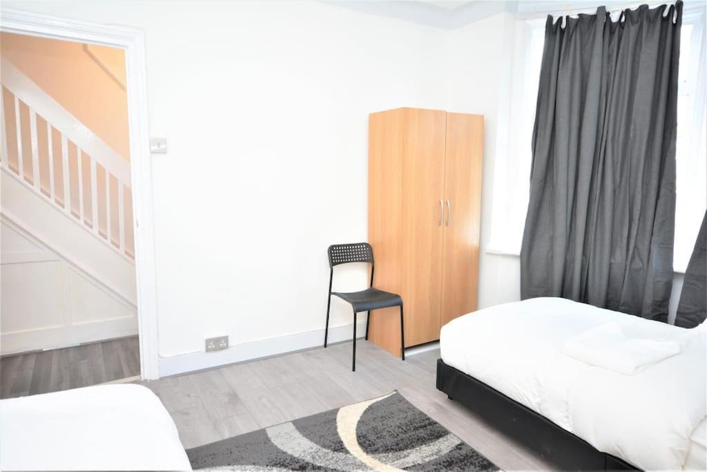 4 Bedroom House In East London Kültér fotó