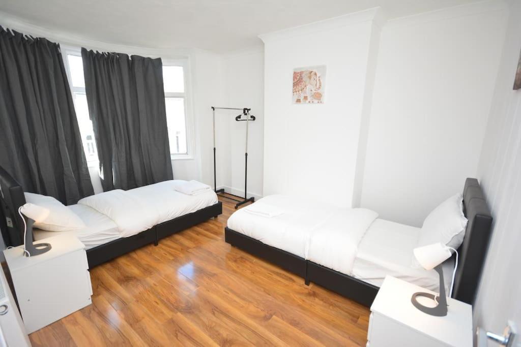 4 Bedroom House In East London Kültér fotó