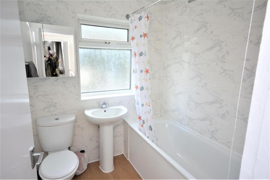 4 Bedroom House In East London Kültér fotó