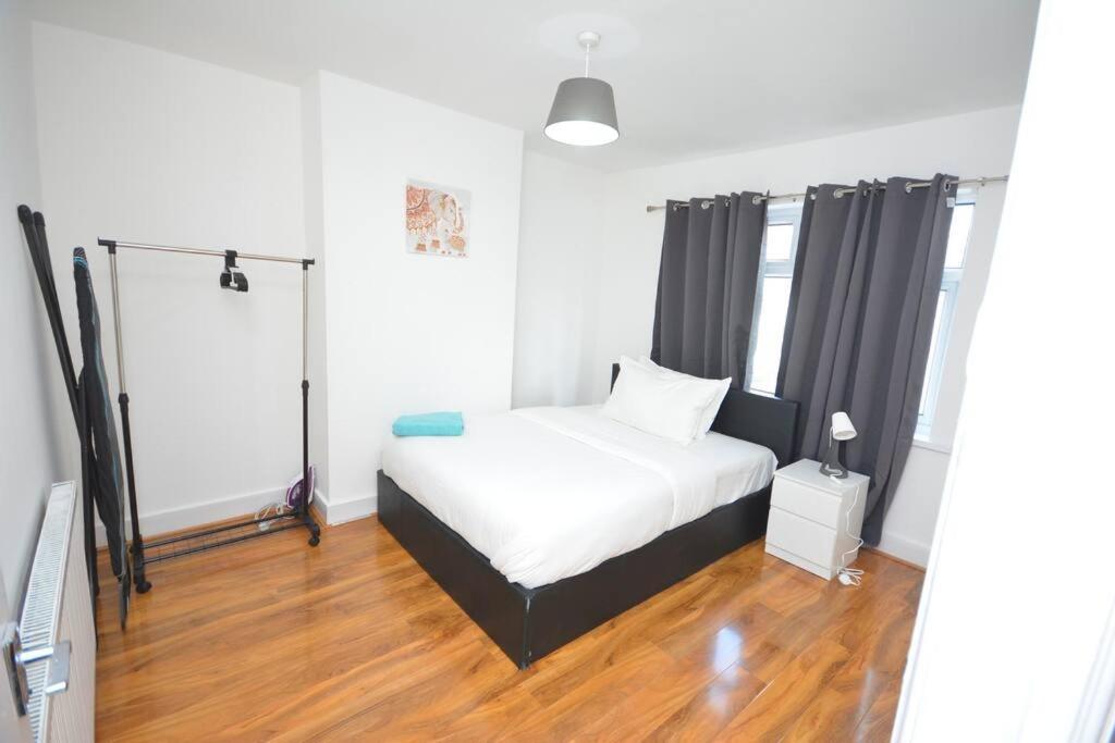 4 Bedroom House In East London Kültér fotó