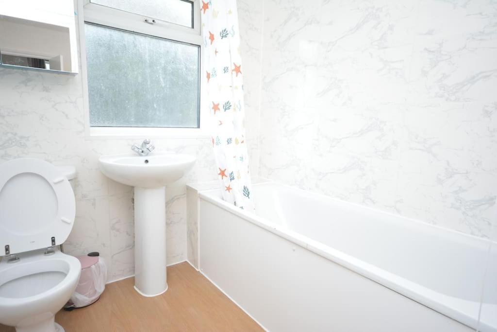 4 Bedroom House In East London Kültér fotó